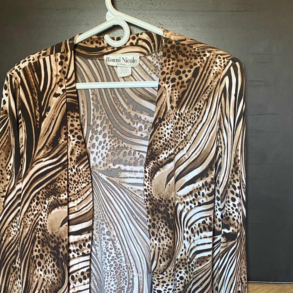 Abstract Cheetah/Zebra Patterned Cardigan - Picture 7 of 16